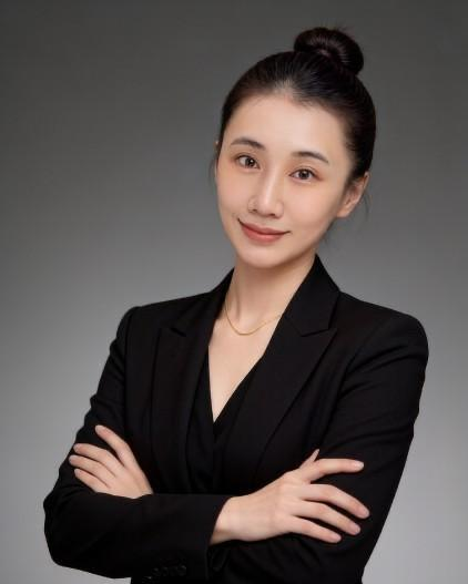 Laura Zhang portrait